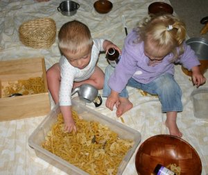 twins noodle free play on sheet