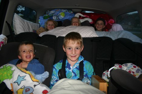 6 kids in car roadtrip 2 IMG_7073-001